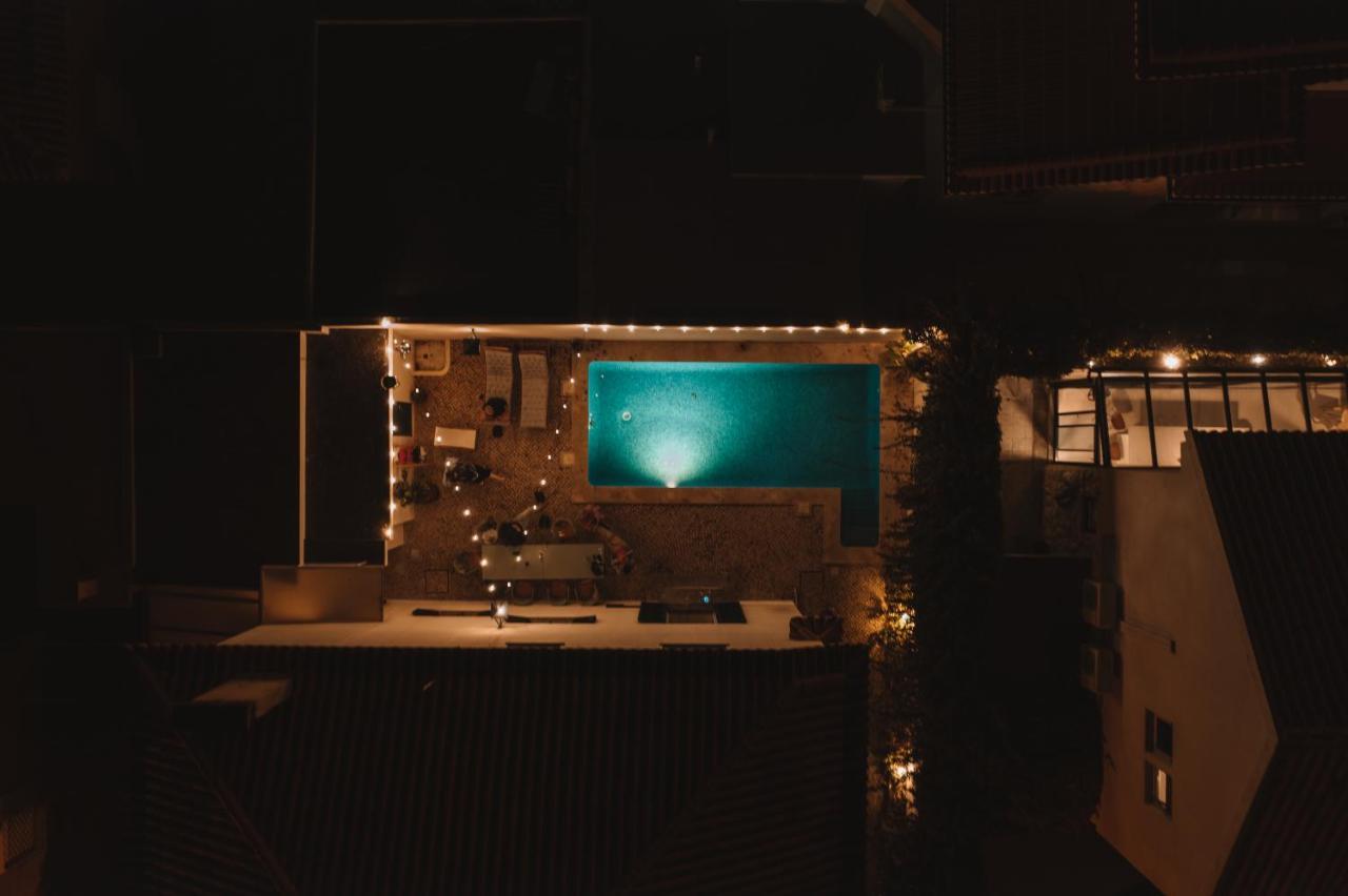 House Upscale With Pool
